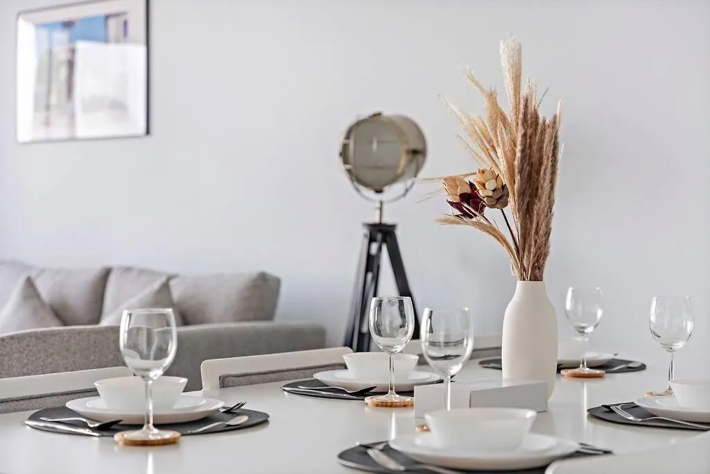 Stonetree - Luxurious 2 Bedroom - Prime Location Dubai